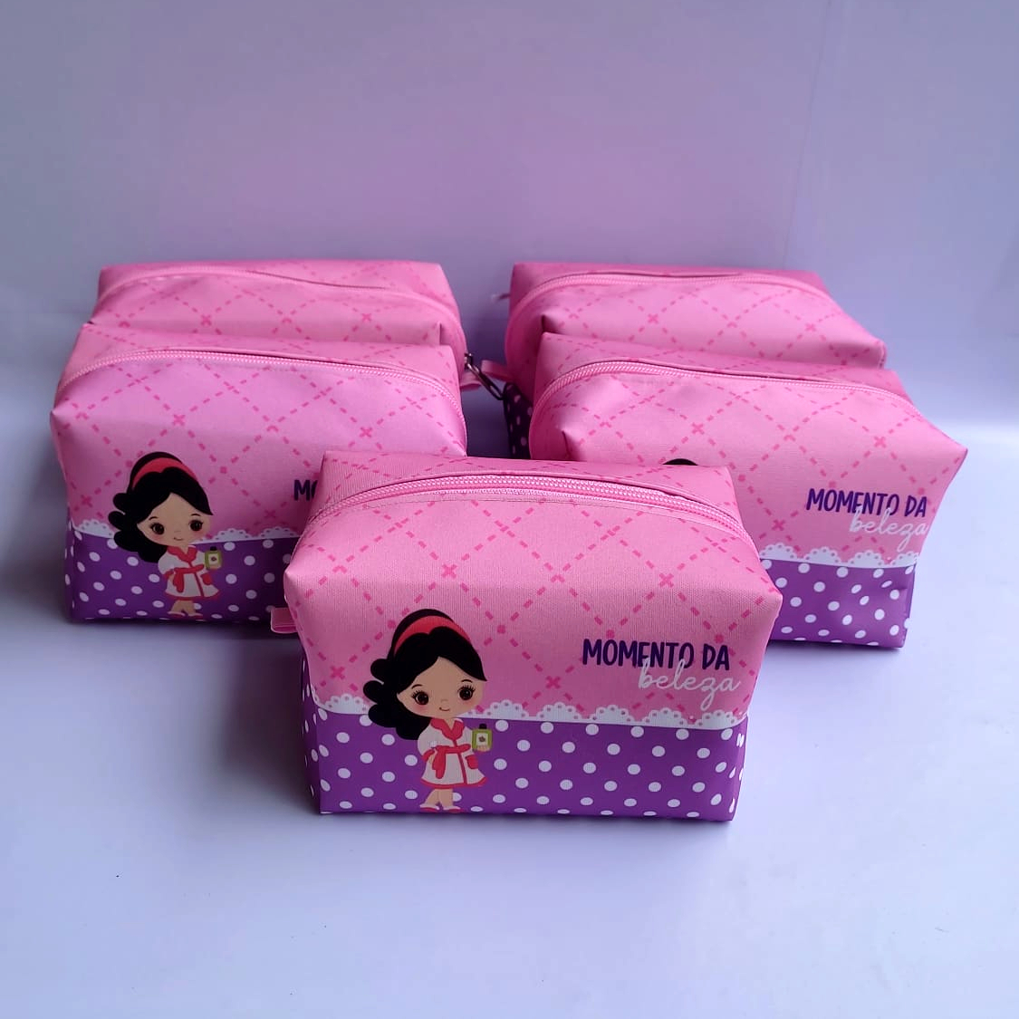 3 necessaire personalizada rosa
